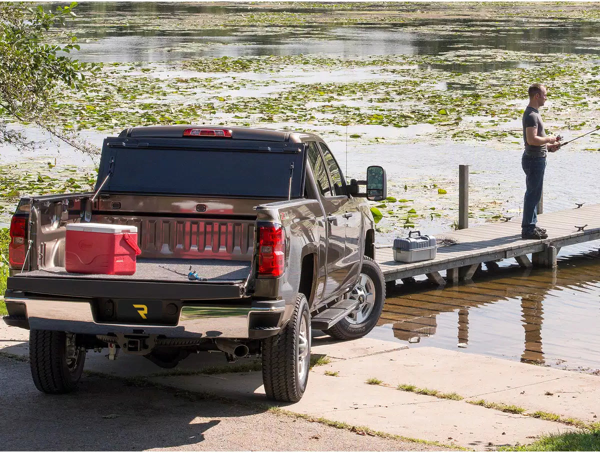 BAK 21-22 Ford F-150 (Incl. 2022 Lightning) BAKFlip FiberMax 5.7ft Bed Cover