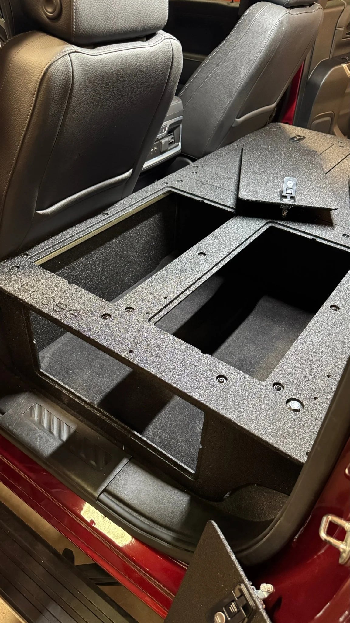 CHEVY - SILVERADO - 4TH GEN - GMC - SIERRA - 2019-PRESENT - 5TH GEN - EXPLORE SERIES - CREW CAB - SEAT DELETE PLATE SYSTEM - SECOND ROW - 100% Front View