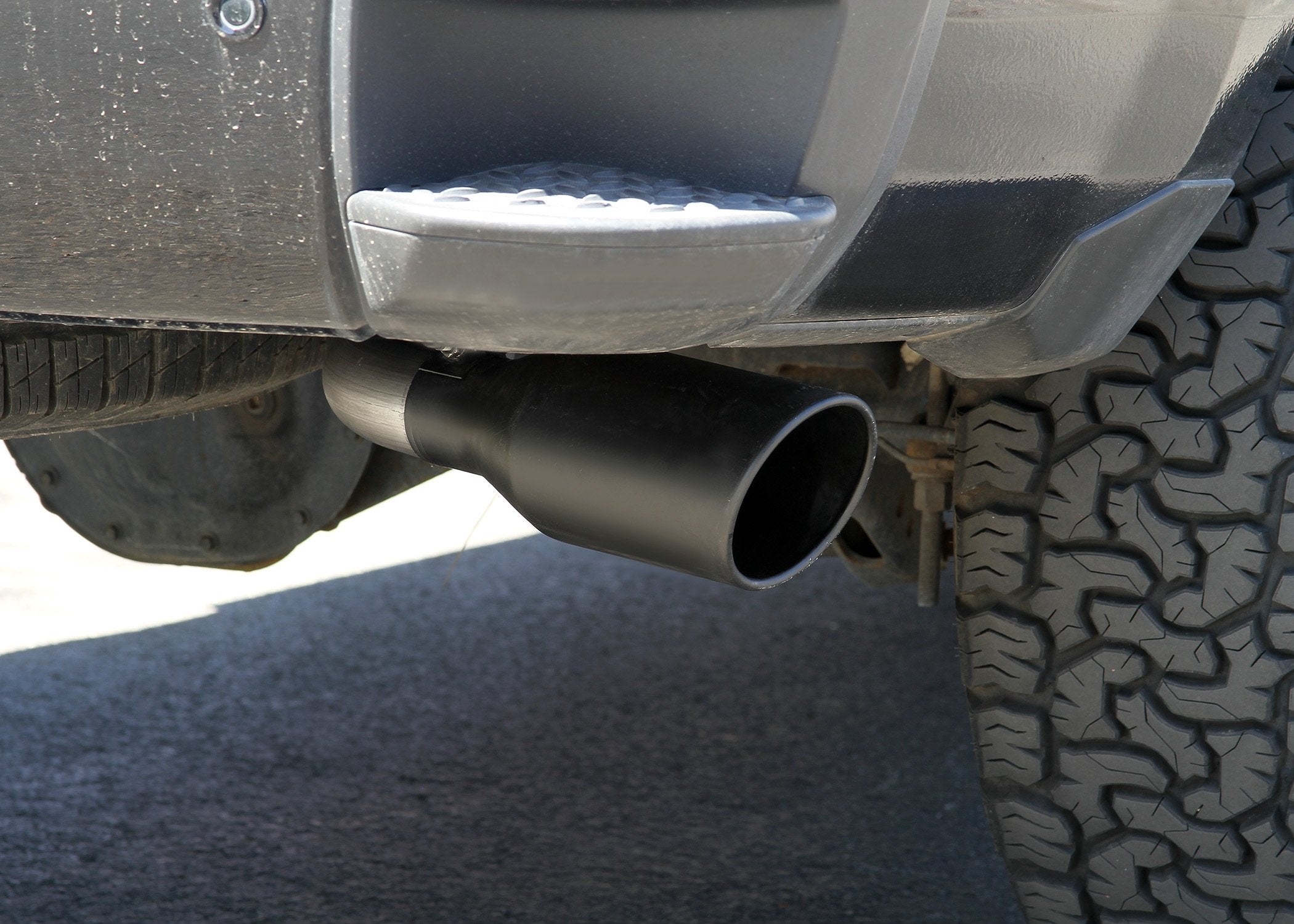 Flowmaster Flow FX Cat-Back Exhaust System Front View
