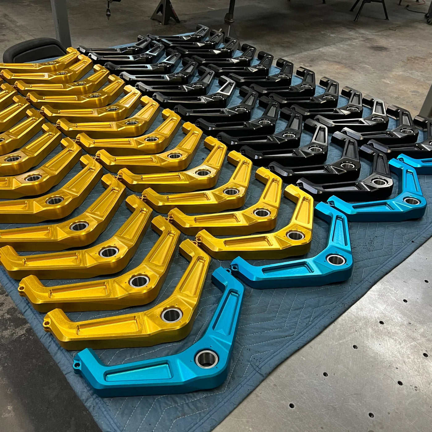 CHEVROLET/GMC 2500/3500 UPPER CONTROL ARMS 2020+ Front View