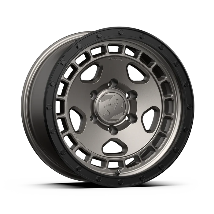 Fifteen52 Turbomac HD Wheels Front View Grey