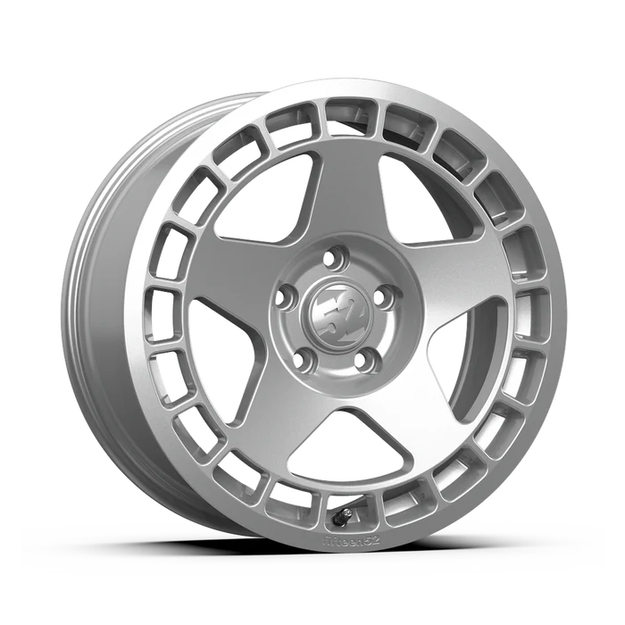 Fifteen52 Rally Sport Turbomac Wheels Front View Silver