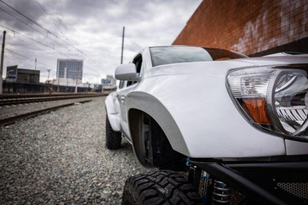 '05-15 Toyota Tacoma Fenders 6" Bulge Fiberglass Fiberwerx close-up