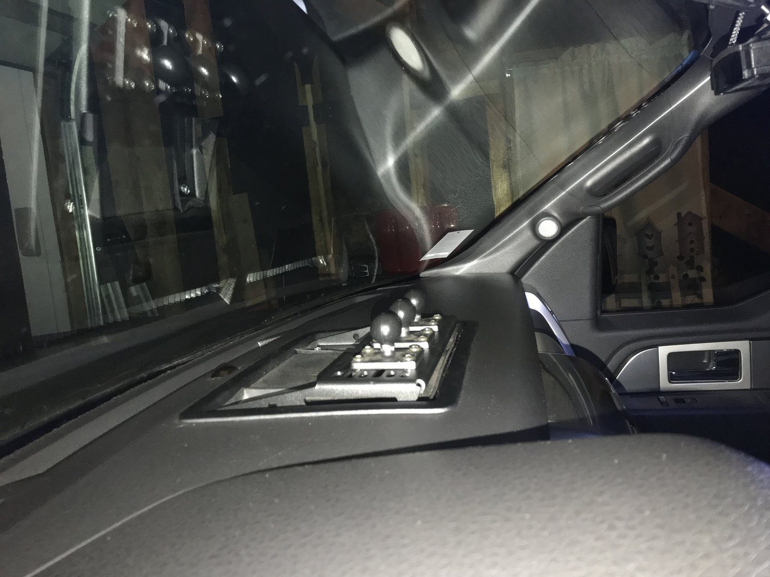 '09-14 Ford Raptor Dash Mount Kit Display in Vehicle 