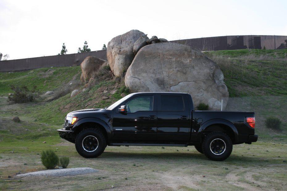 '10-14 Ford Raptor OEM Style Fenders Fiberglass Fiberwerx (side view)