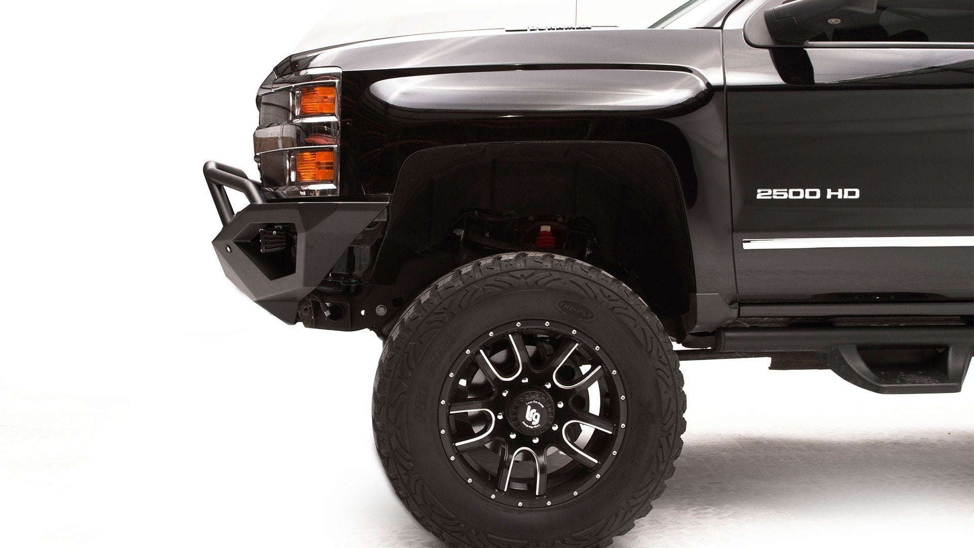 11-19 Chevy 2500/3500 Vengeance Series Front Bumper Display on vehicle (Side View)