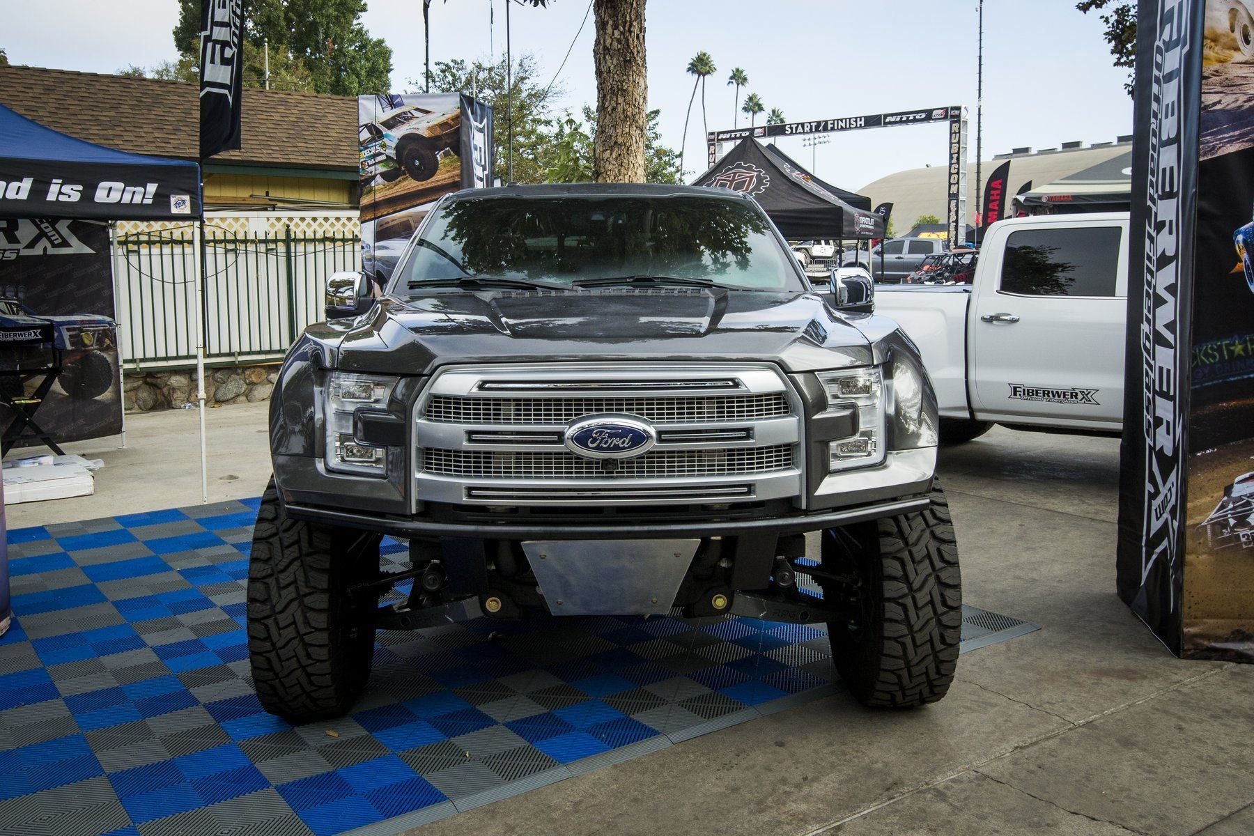 '15-17 Ford F150 Fiberwerx Fenders Fiberglass Fiberwerx (front view)