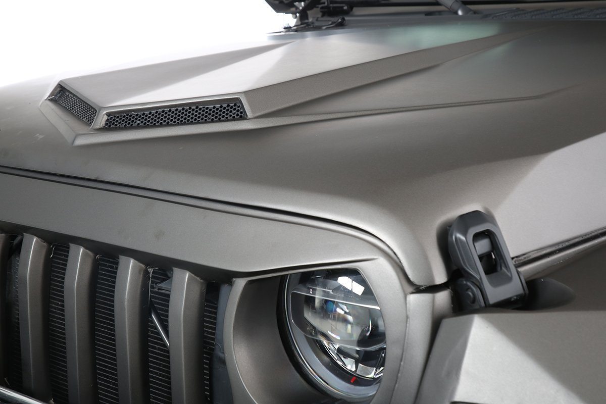 '18-23  Jeep JL Stealth Hood Fiberglass Fiberwerx close-up