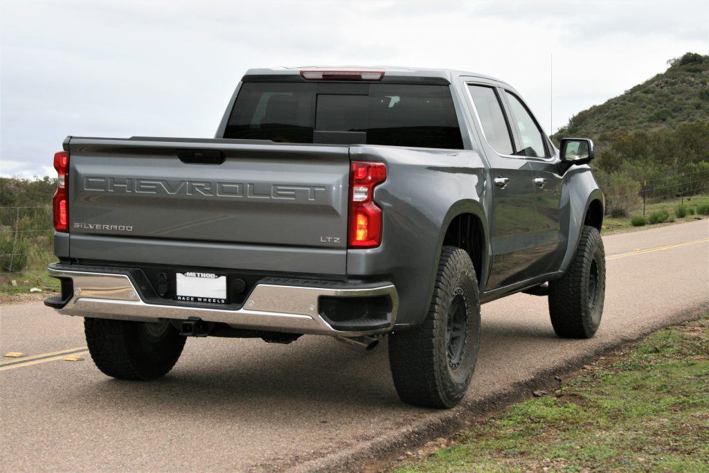 '19-23 Chevrolet Silverado Bedsides 5.8ft Bed-4" Bulge Fiberglass Fiberwerx display