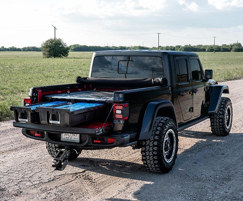 '20-23 Jeep Gladiator Truck Bed Storage System Display in Vehicle 