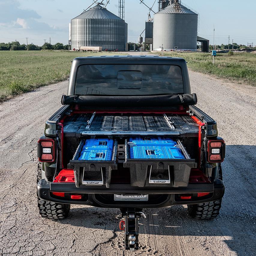 '20-23 Jeep Gladiator Truck Bed Storage System Display in Vehicle