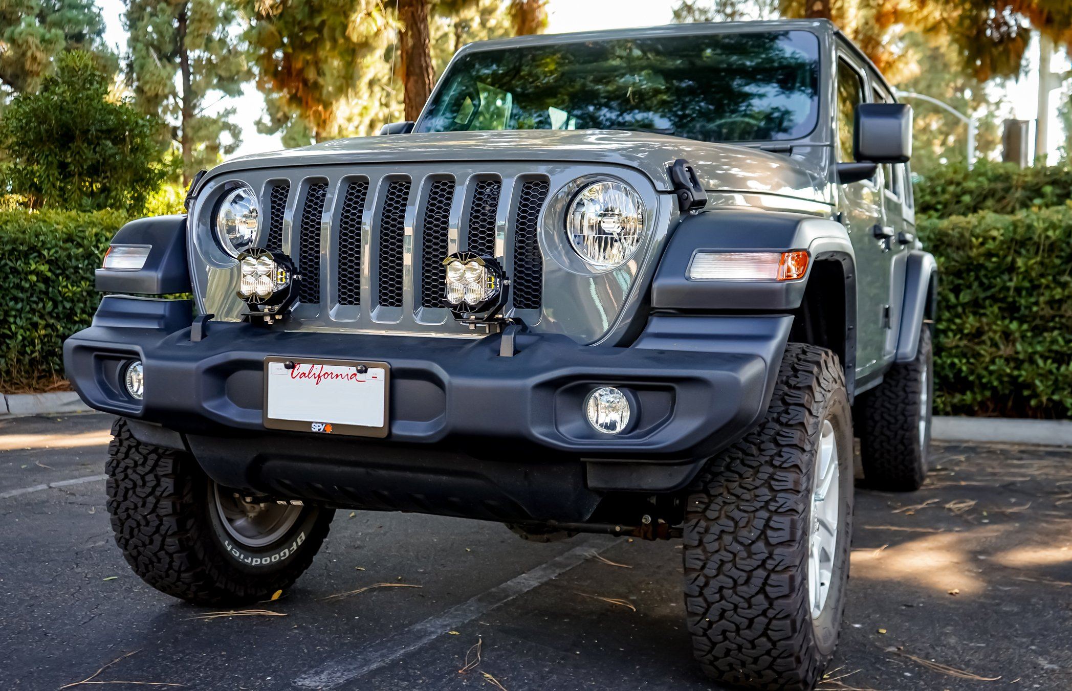 '20-22 Jeep JT Gladiator Bumper LP4 LED Light Kit Lighting Baja Designs display on Vehicle 