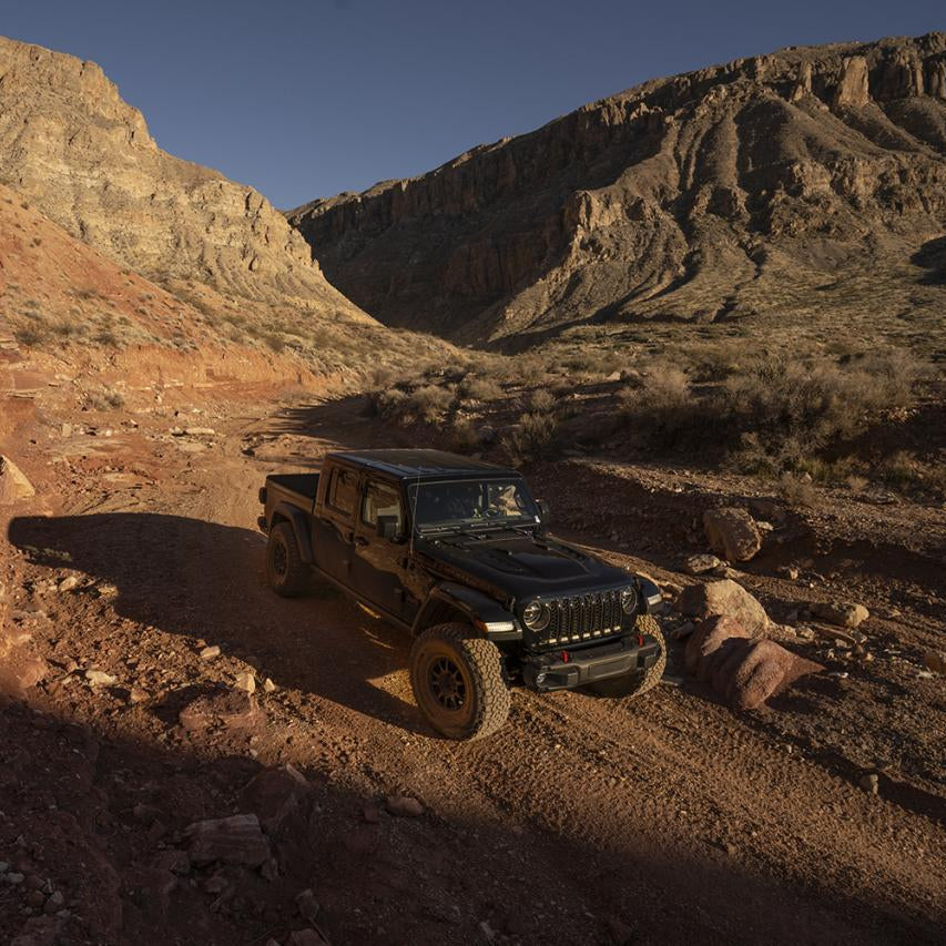 '20-23 Jeep JT Fox Shocks Performance Series 2.0 RR Front Shocks Display on Vehicle 