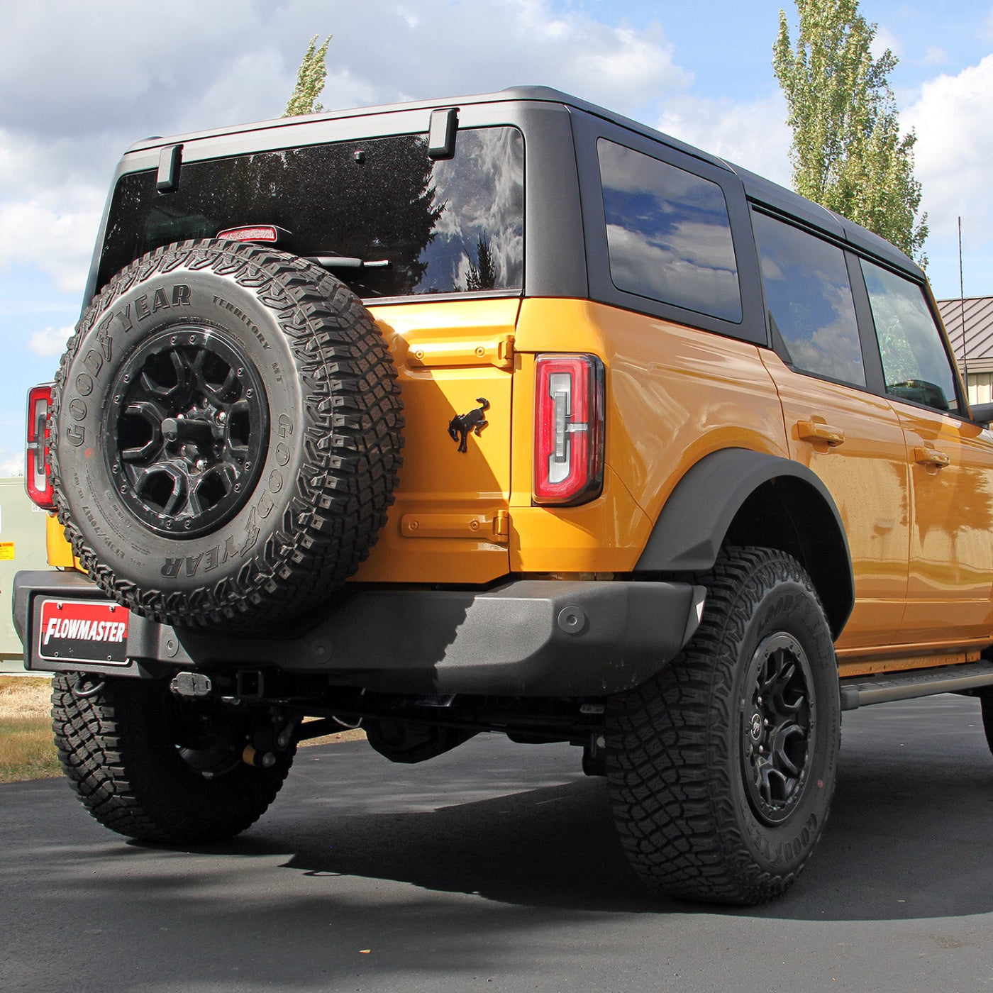 '21-23 Ford Bronco Flowmaster American Thunder Axle-Back Exhaust System Display on Vehicle 