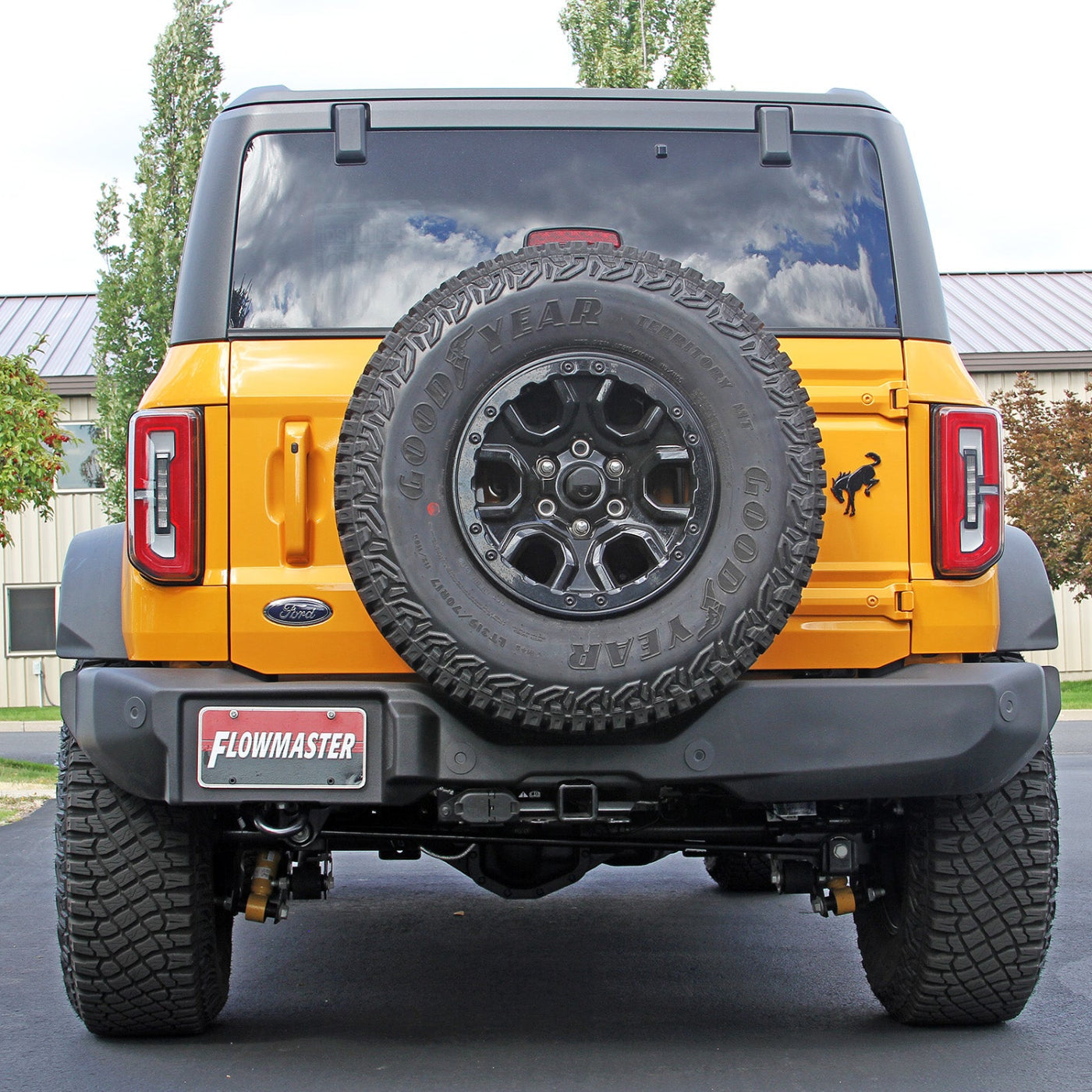 '21-23 Ford Bronco Flowmaster American Thunder Axle-Back Exhaust System Display on Vehicle 