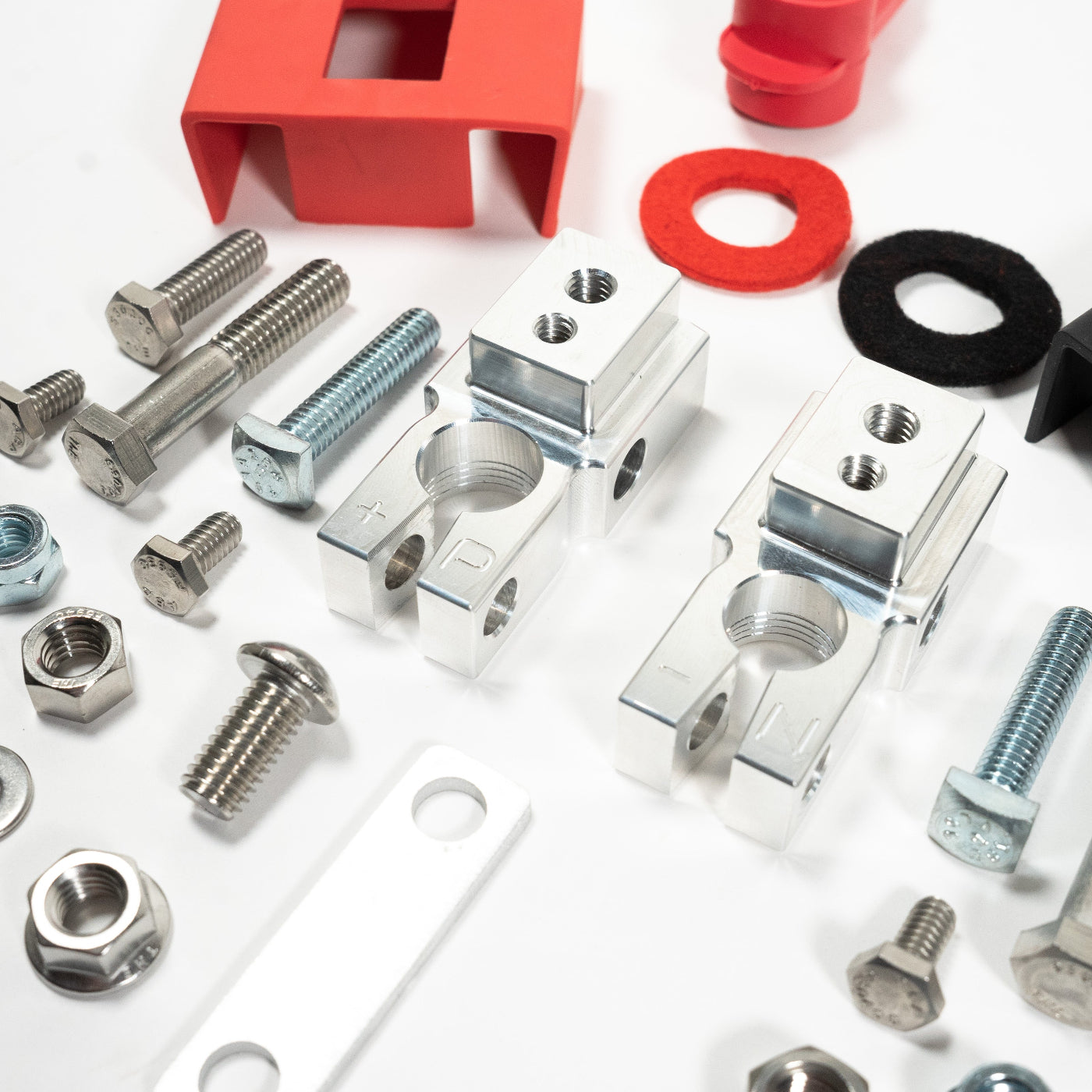 '20-22 Ford F250/350 SDHQ Built Billet Single Battery Terminal Kit display of included parts and hardware 