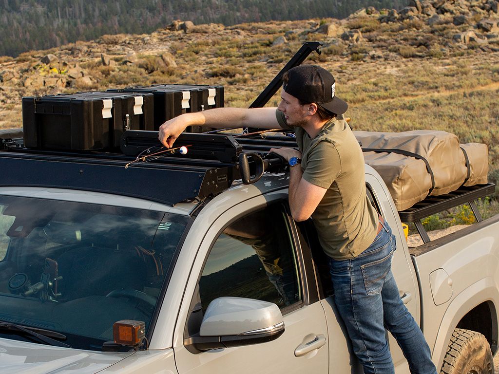 '05-23 Toyota Tacoma Front Runner Slimsport Roof Rack Kit display